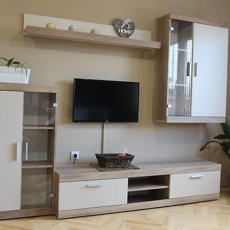 Apartment Cherry Zrenjanin Exterior photo